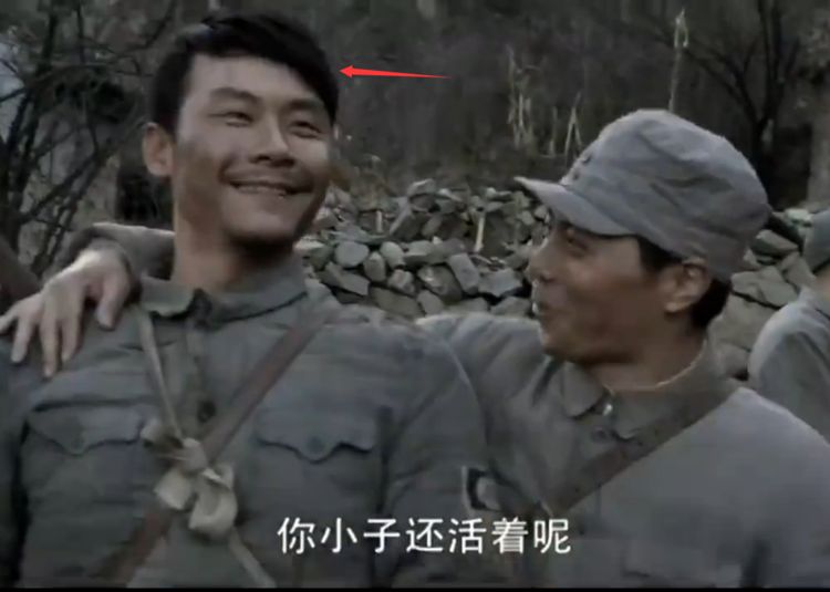 亮剑:同样是张大彪摔帽子,一个是寸头,一个摔出一头秀发