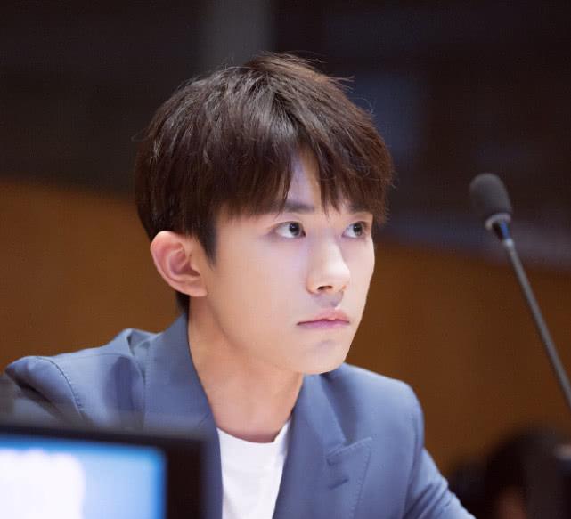 易烊千玺的微博叫什么 2bdf6e927f5e4edab6fd7e2999d808d5.jpeg