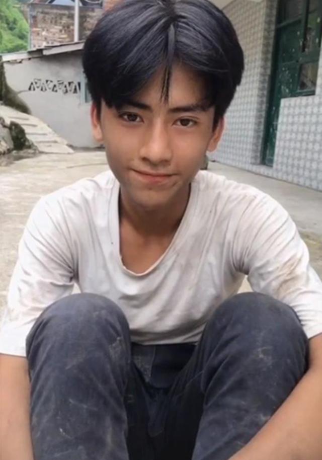 3052593ef77d46ad841cf7eb4f4ac000.jpeg