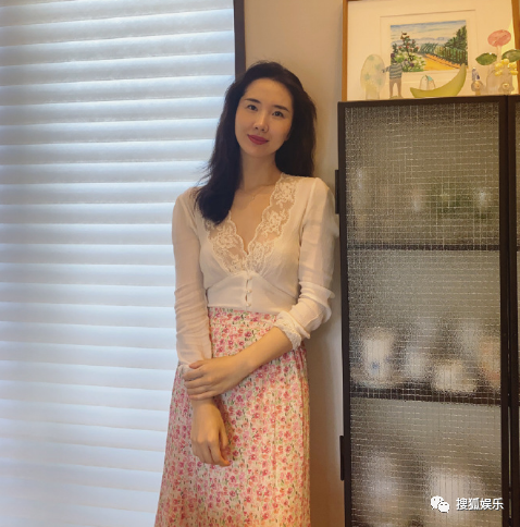 娱乐日报总裁夫人撕张大奕招惹我老公张雨绮小腹隆起蒋劲夫带美女健身