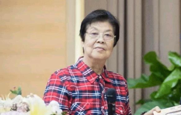 大家还记得中国首届女篮副队长现状:丈夫是钟南山,儿女工作遭公开!