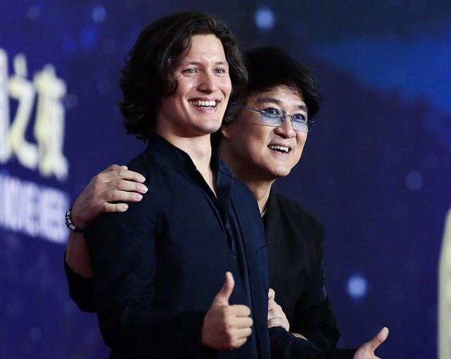 有种"整容"叫周华健的混血儿子,颜值高过父亲将c位出道娱乐圈_周厚安