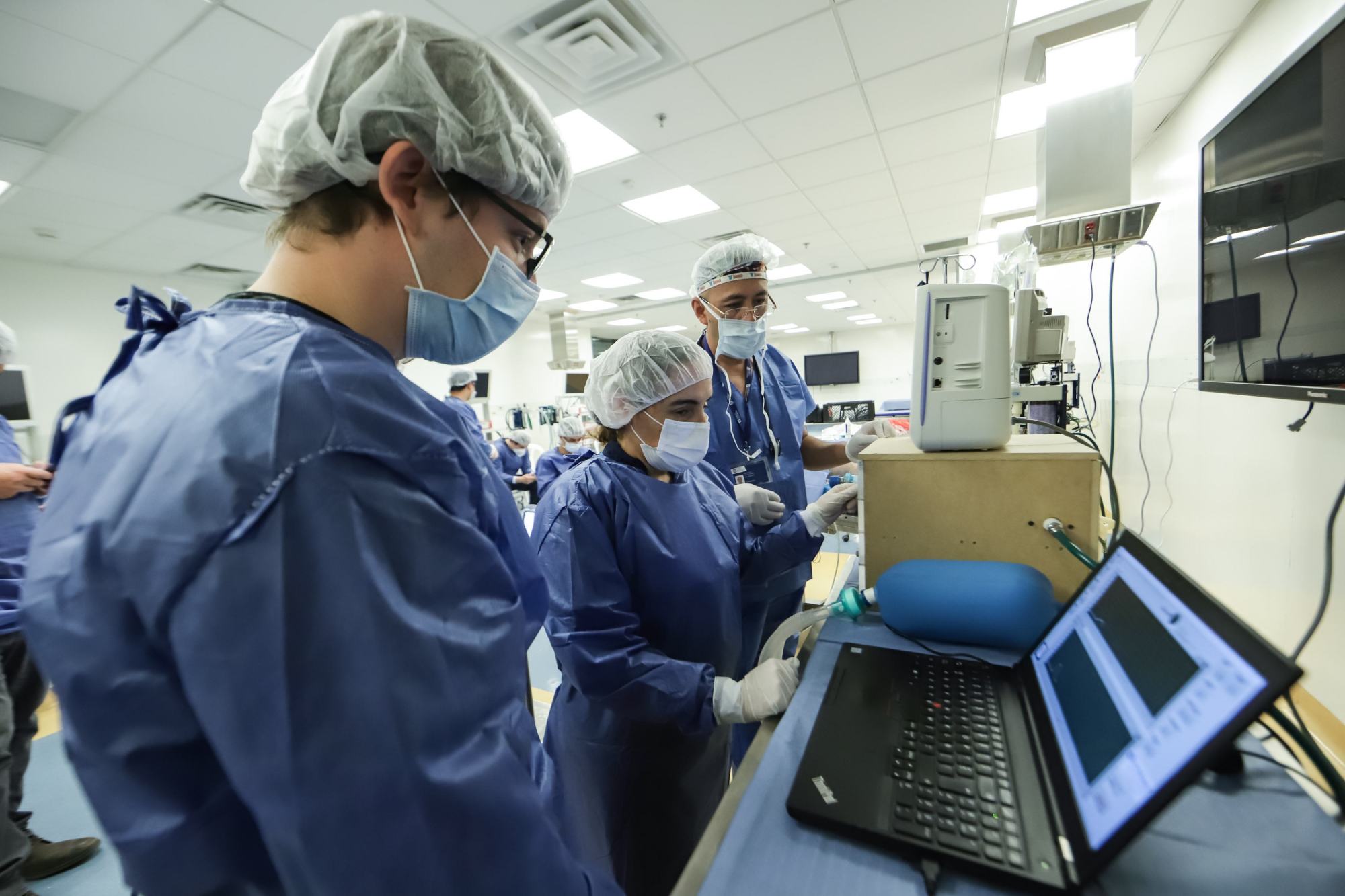 美方再度食言，承诺给英国的呼吸机，得知收货