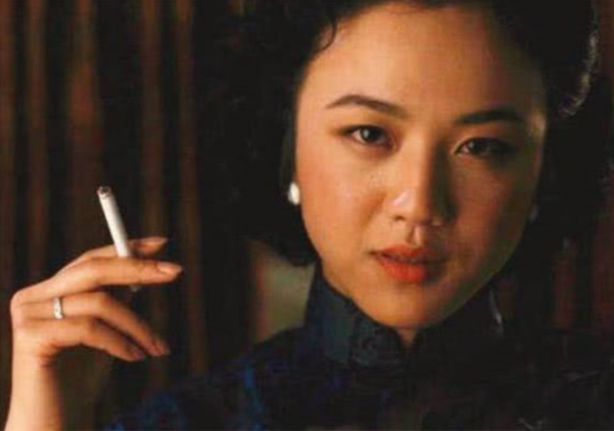 女明星谁抽烟最贵 7fa9e9838255413ab377a6395d81e318.png