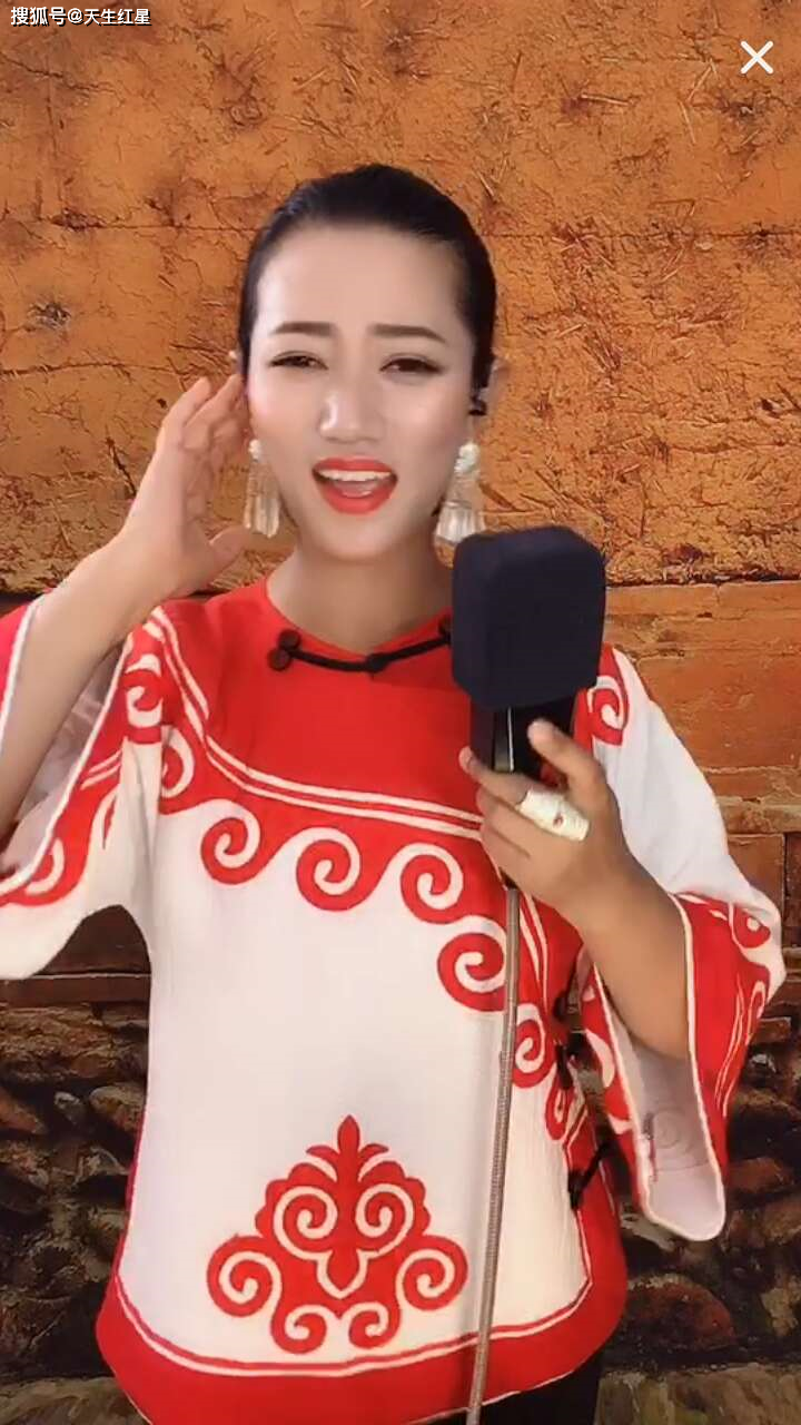 一声呐喊,大凉山妹子曲木阿依笑得如此阳光灿烂,网友