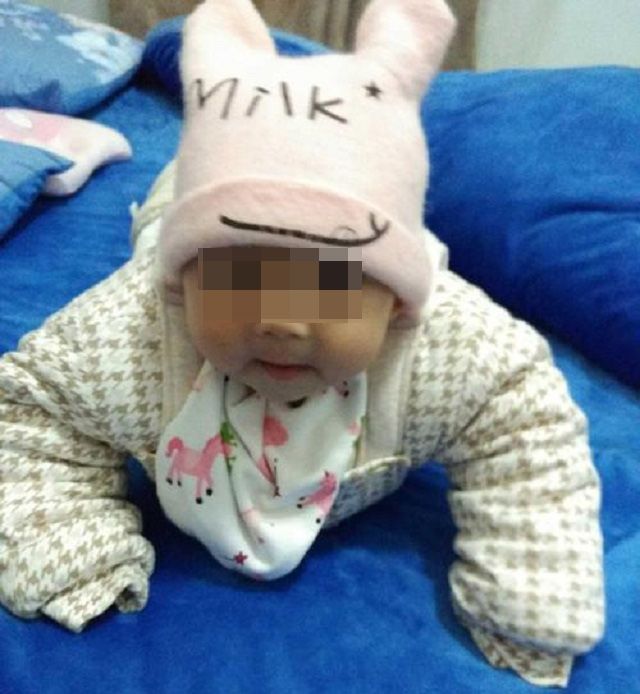 「爸妈」满足后就能出门宝宝出生后多久可以抱出门？爸妈学会“三看”