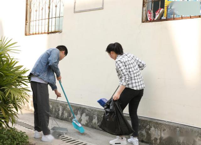 丹砂街道人口_夜晚街道图片