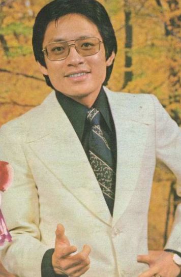 靠一首歌风靡全网，一生经历三段感情，64岁因癌