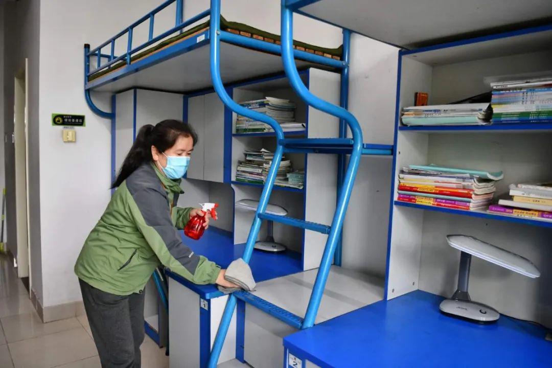 「教职员工」北京高三开学倒计时10天 全体教职员工正式到岗