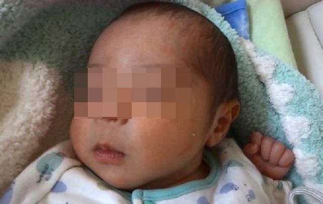 「爸妈」满足后就能出门宝宝出生后多久可以抱出门？爸妈学会“三看”