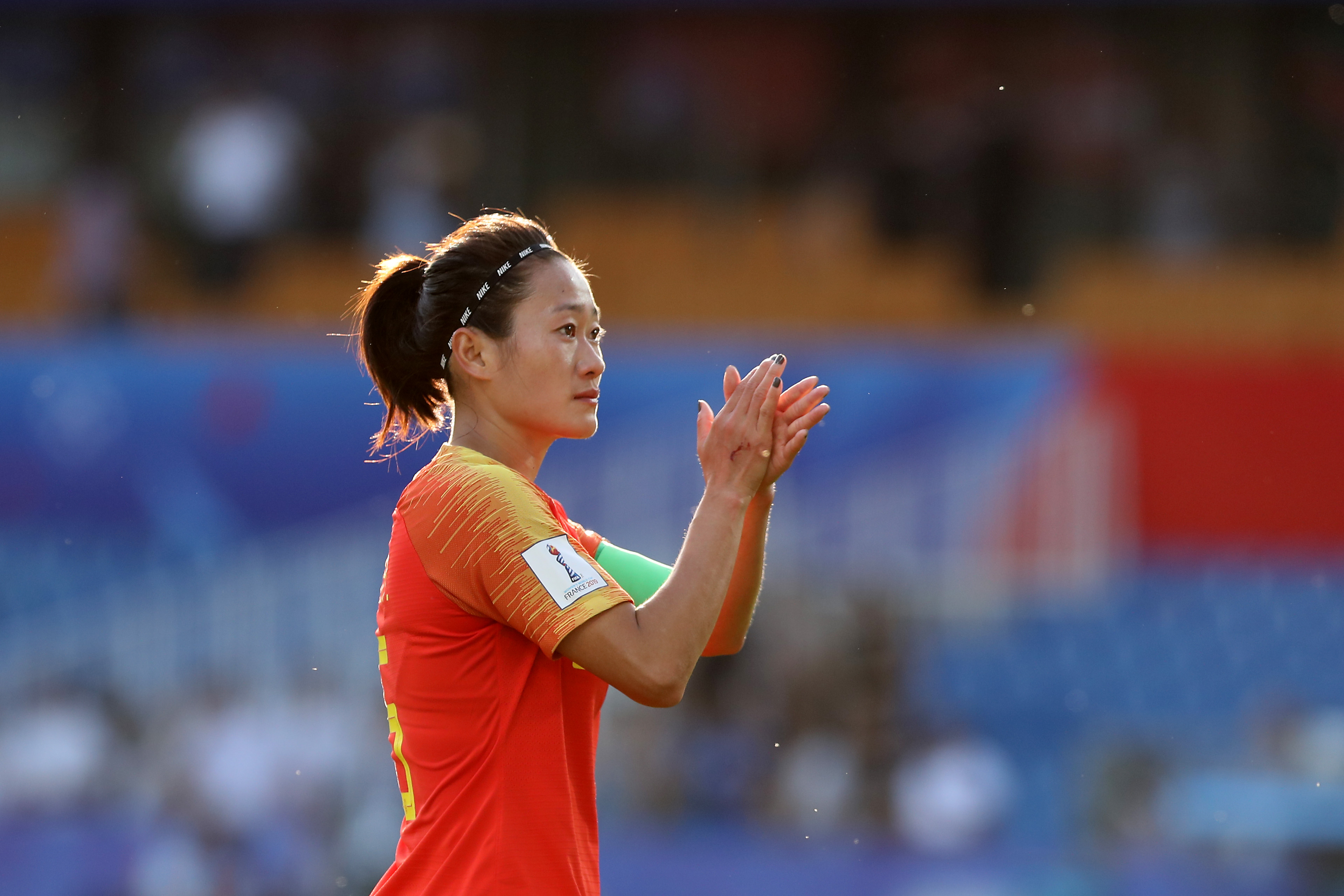 国际足联专访中国女足队长吴海燕迫不及待想获得奥运会入场券