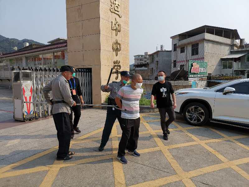 适中中学开展疫情防控演练为师生返校开学做准备