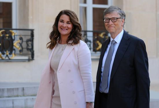 盖茨夫妇一直屯粮,外国富豪“末日堡垒”,无法想象