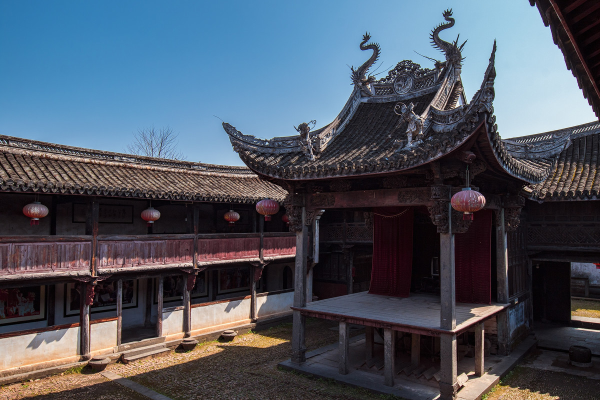 浙江一座宁静的古镇,历经千年风雨,堪称浙江传统乡村建筑的典范