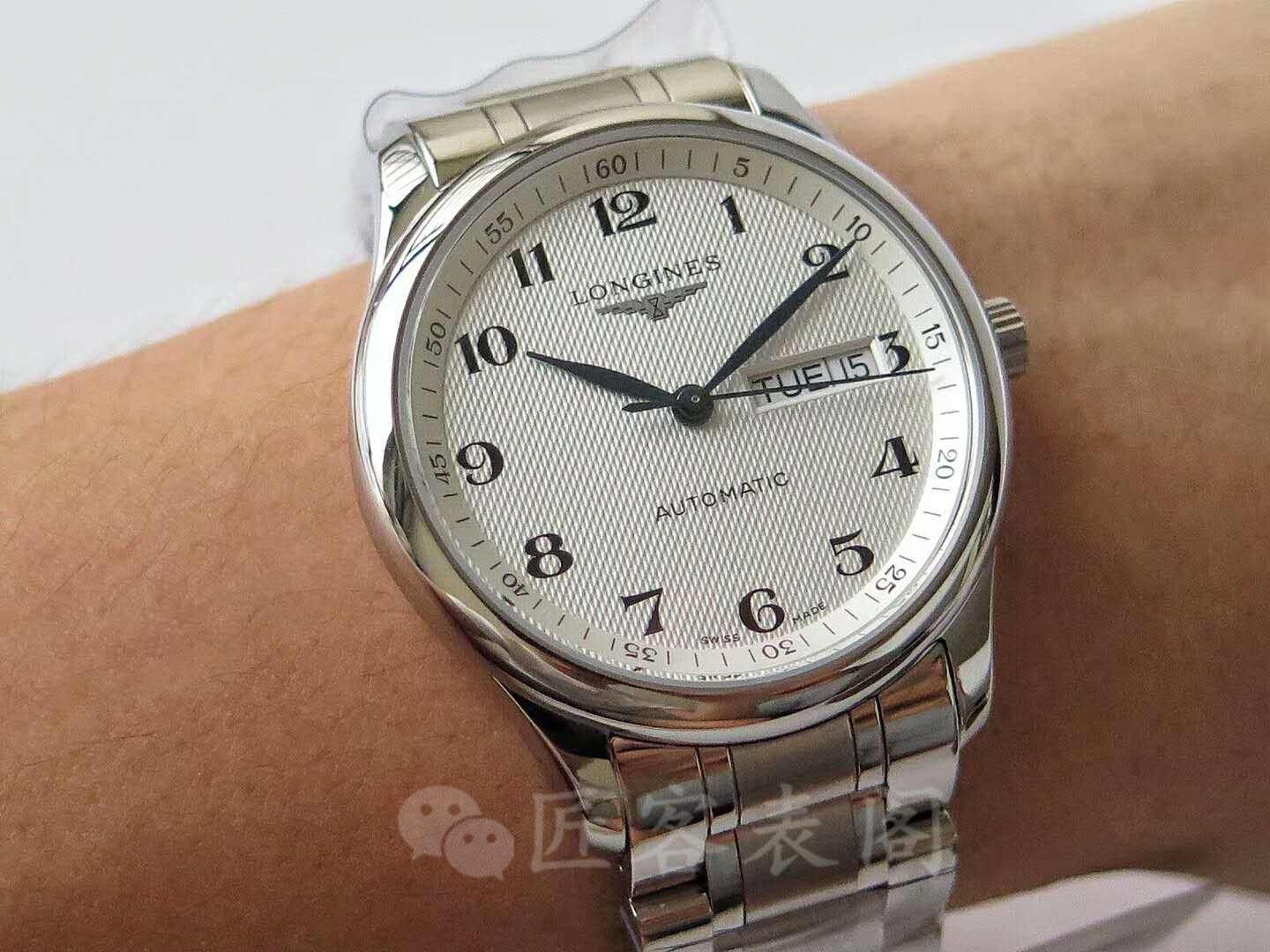 手表价位多少合适 fbc08a8d17724c799cc2f1598dd7ae2e.jpeg