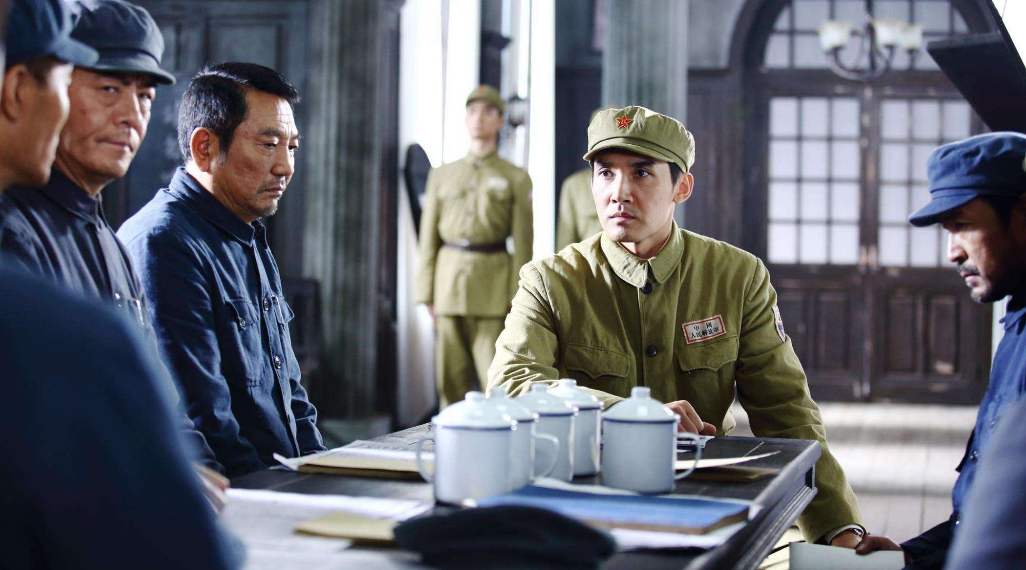 餐桌|黄维1975年获特赦，坐牢时，餐桌上每天有一斤奶、两个鸡蛋、三两肉