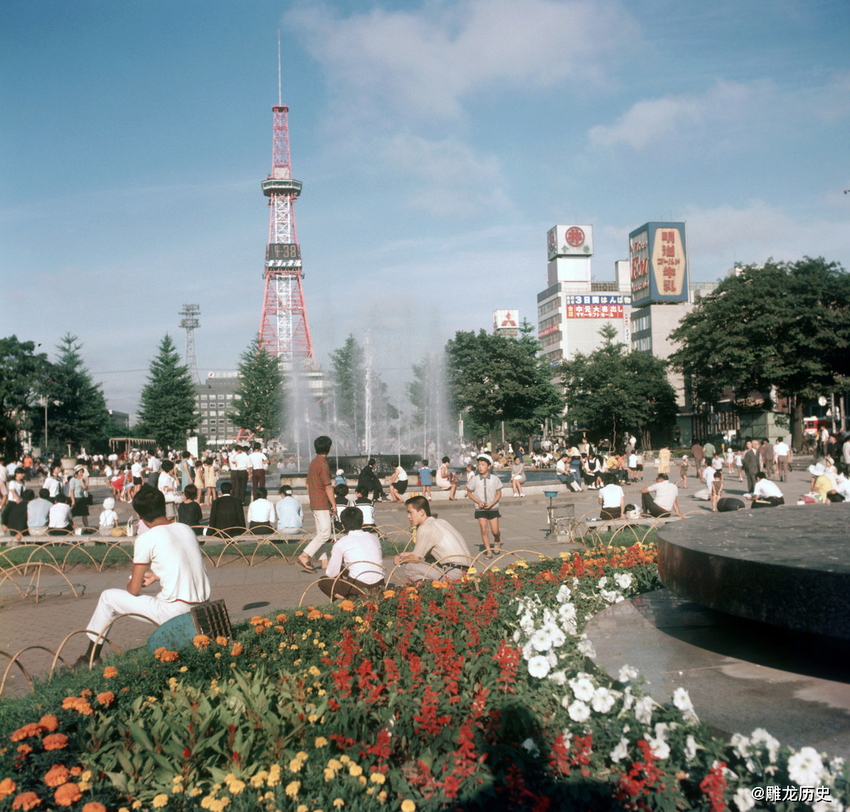 上世纪70年代的日本:高楼大厦林立,街道车水马龙