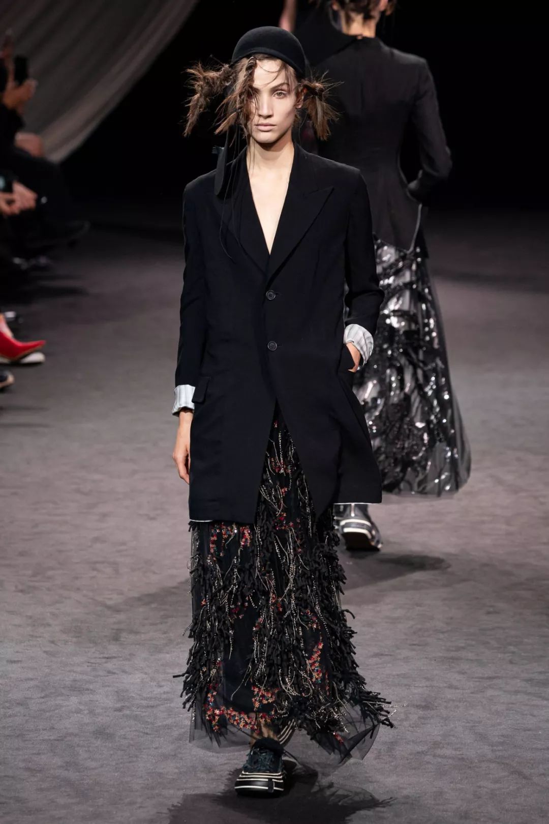 原创yohji yamamoto 2020 春夏时装秀:山本耀司的黑色诗意想象