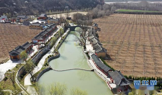 这是甘肃省平凉市泾川县泾明乡白家村打造的生态乡村旅游景区(3月19日