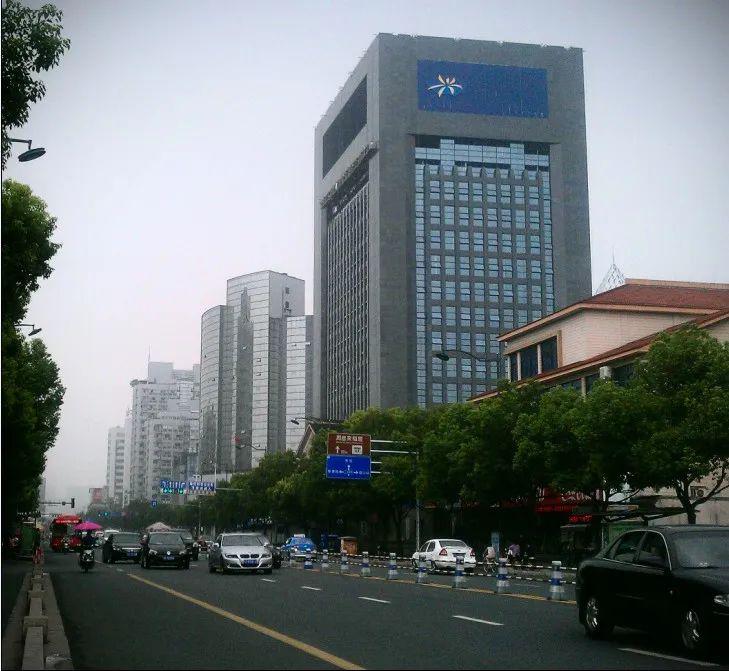 绍兴15天拆除超3万方旧房,拆出一条中兴路,不到1年建成!如今没它不行!