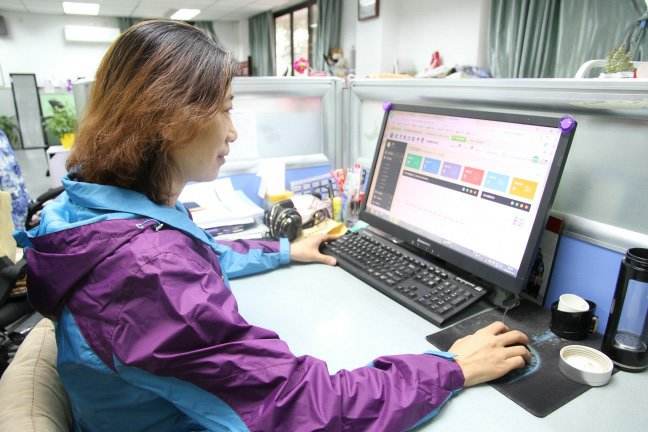 「年级」那其他年级的学生怎么办？家长：担心孩子跟不上高三学生已开学