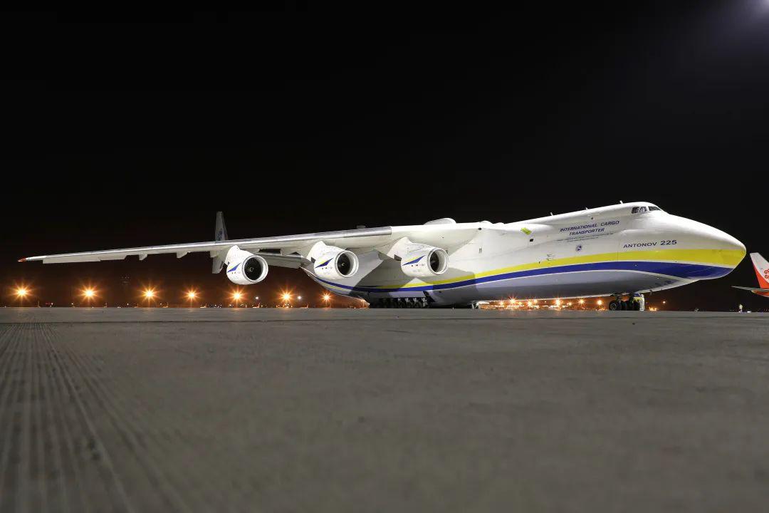 74米,安-225是世界上翼展最宽的飞机,即使后来登场的空中客车a380