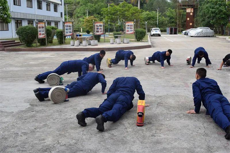 集训班系列报导二浦北消防新招聘政府专职消防员体能训练热度不减