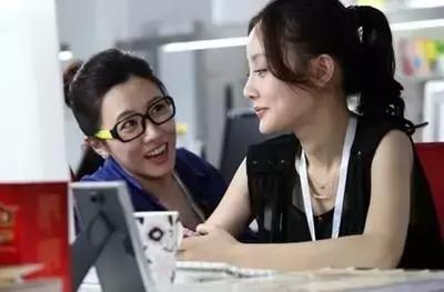 王博谷和巴图直播画面 afa9278c6b6e47d0996d3c20d522bad8.jpeg