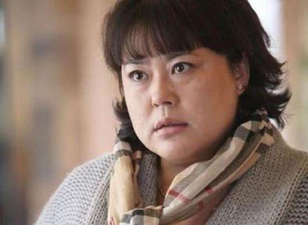 原创演员李菁菁被封杀后,被网曝与小21岁的老公刘振合伙诈骗数千万