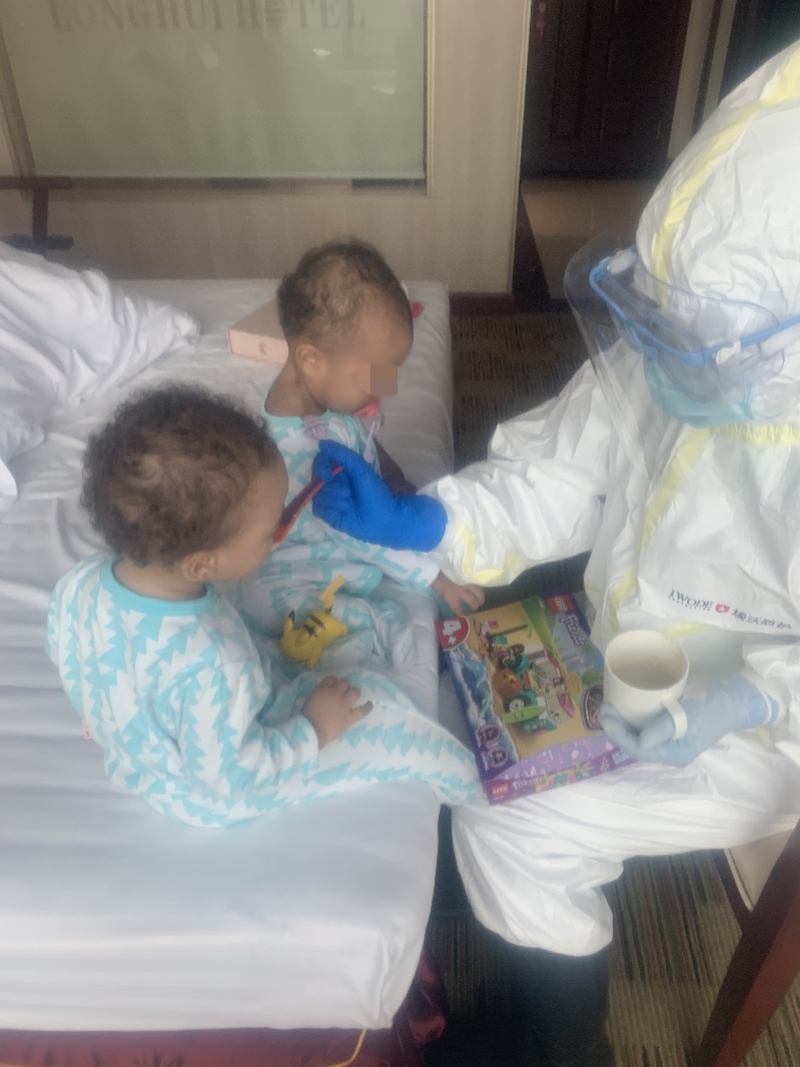 『医学』3个宝宝留在医学观察点，广州医生成临时保育员外籍夫妇确诊