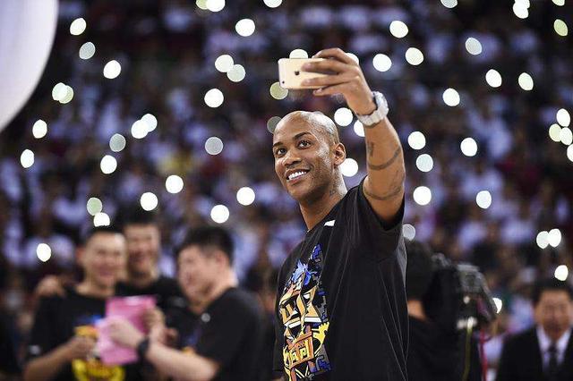 原创NBA推出专属布质口罩，一个接近15美元，是献爱心还是收智商税？