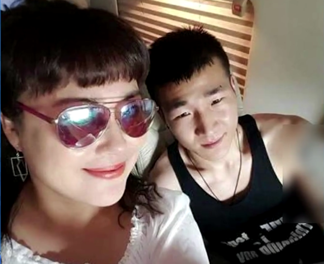三婚两离,恋小21岁鲜肉,老戏骨李菁菁被指巨额诈骗?