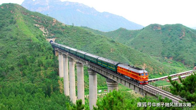 牡佳铁路牡佳铁路南起滨绥铁路牡丹江枢纽,向北经海林,林口,勃利,桦南