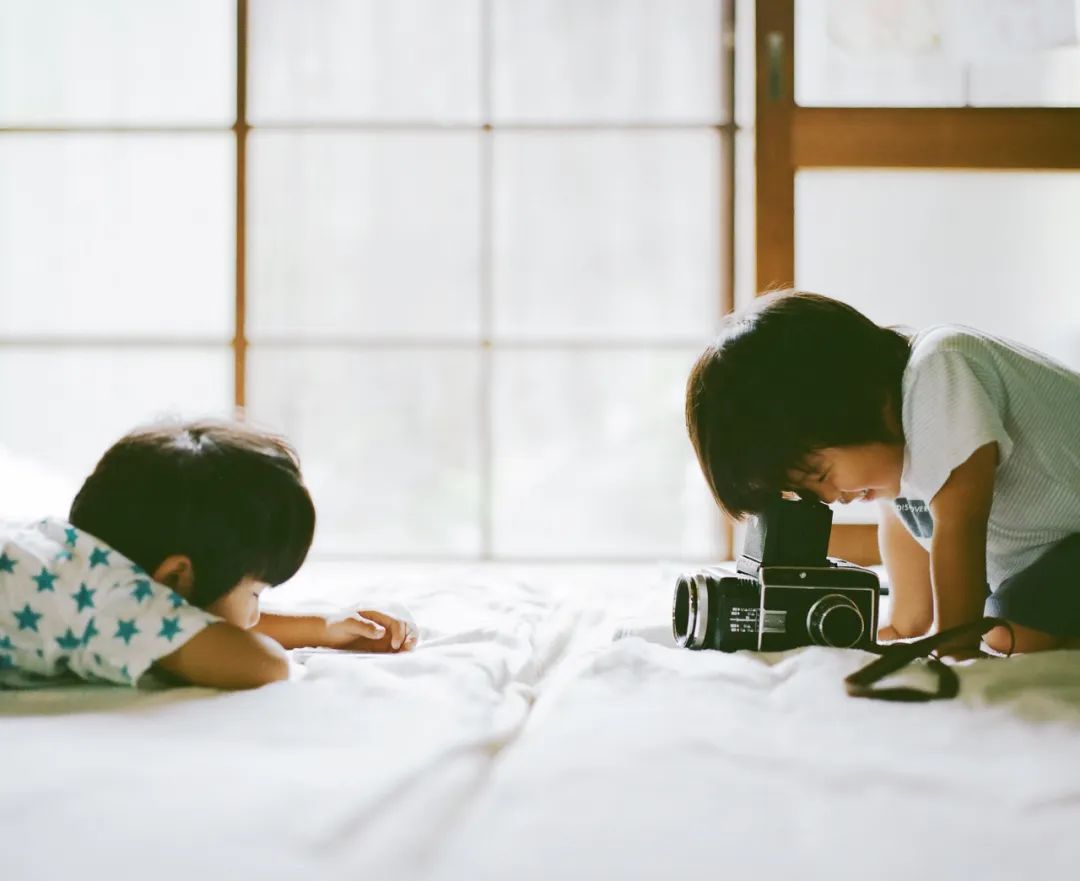 10年，日本父亲把孩子日常拍成艺术，37万网友：又骗我生娃！