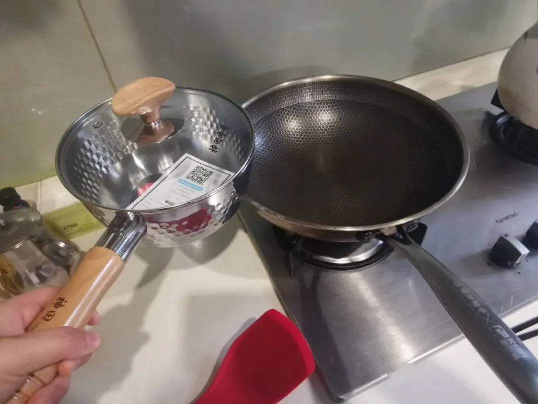 不粘锅直播特价 3d43ad3433c9453bb9377b44d0f1492b.jpeg