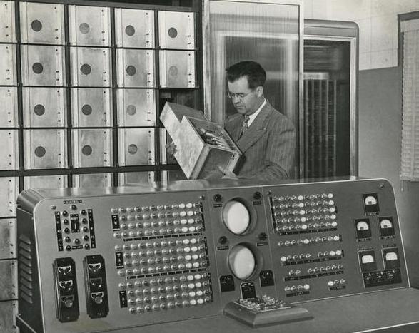 「天津」是一位中国天津人，被美国刻意隐藏35年，电脑发明的核心人物