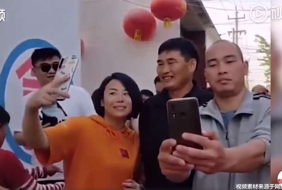 大衣哥家里视频 47096e55cc354efd8072024c09093b8a.png