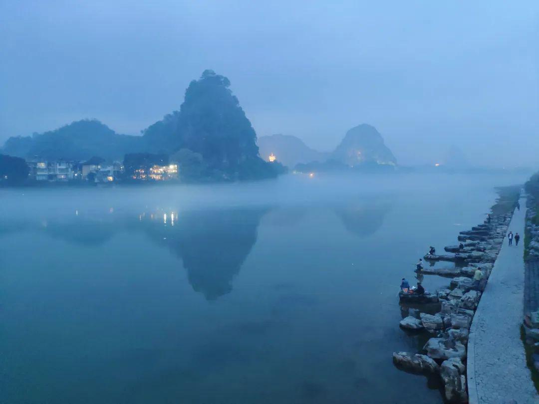 人间仙境烟雨桂林就是一幅流动的水墨画