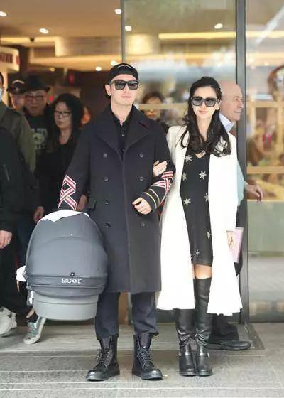 不过小海绵出生后,关于他的一切,黄晓明夫妇都保密得非常好.