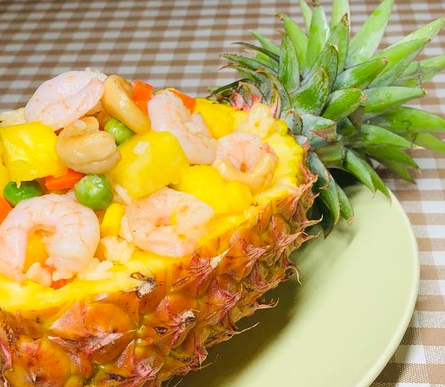 菠萝怎么做好吃又简单又好看 8e02d56bb3524ff9bca8199a4091c492.jpeg