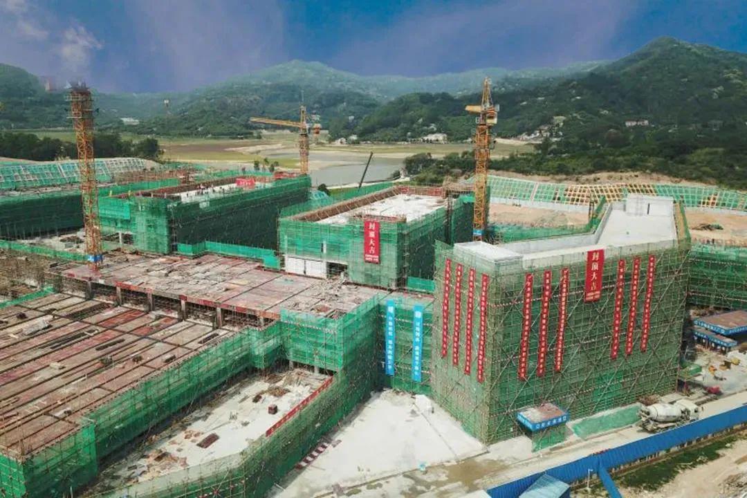 东莞再现中学教师天团：1名北京大学博士，7名清华北大硕士！