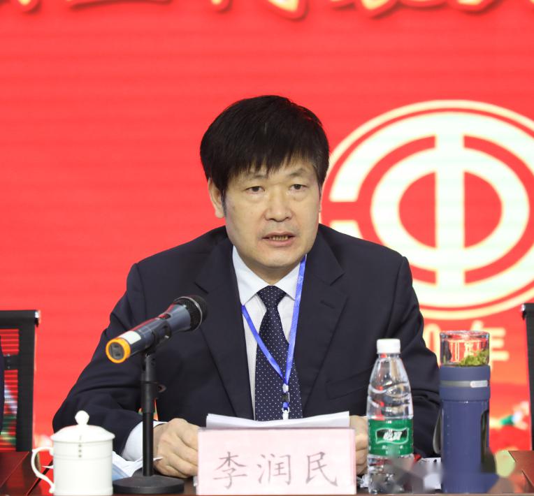 县医院李院长 a702eef1285e43f89198ba2188760e47.jpeg