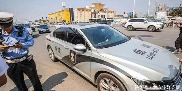 爱车不能随便乱改 车主为彰显个性 模仿警车贴 淡定和低调 却惊动了警察 标志