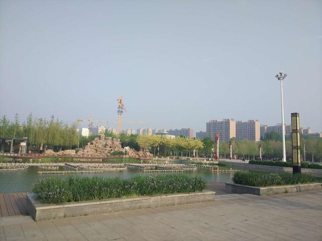 晨曦中的高邑中兴公园