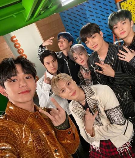 唯一韩国男团登上全球义演 superm集体献唱,疑为线上收门票试水