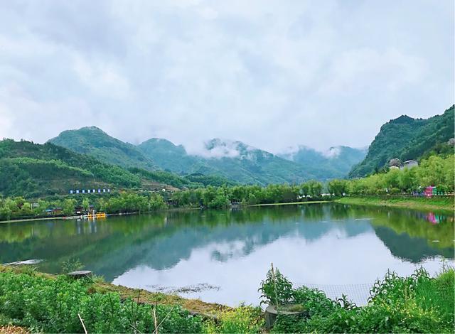 登智慧之巅,游鬼谷仙山,石泉鬼谷岭赏春正当时