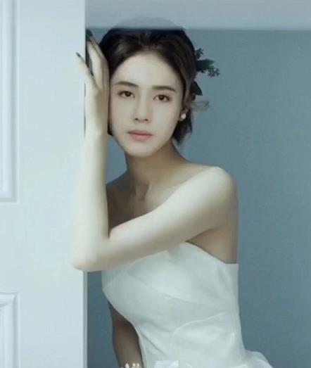 男明星的女装扮相:肖战初恋脸,看到穿婚纱的耶波想娶他!_女生