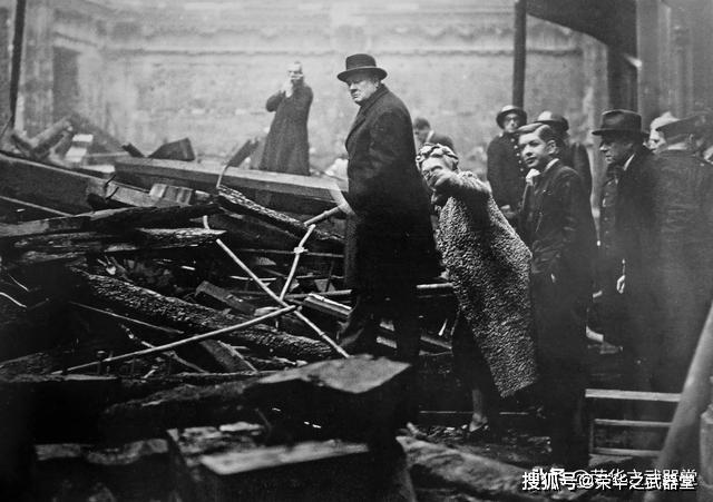 德军改变空袭目标，导致不列颠空战失败，因为