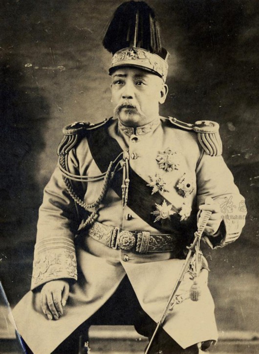 1885年,唐绍仪成为清政府驻朝鲜大臣袁世凯的助手.