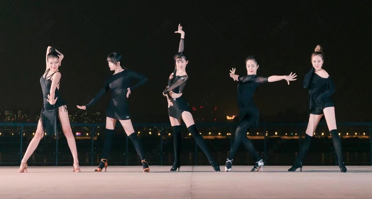 舞蹈视频女生版帅气抖音 38793e77746e4473a8735a1a07bb77a8.jpeg